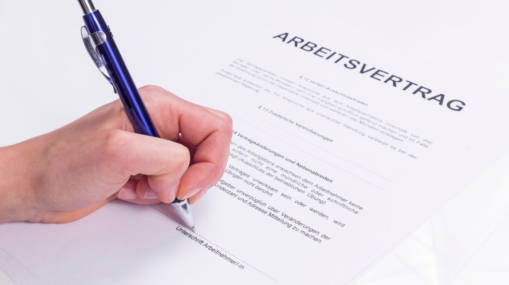 Unbefristeter Arbeitsvertrag Unterschrieben Und Schwanger Befristeter versus unbefristeter Arbeitsvertrag – Unterschiede, Vor
